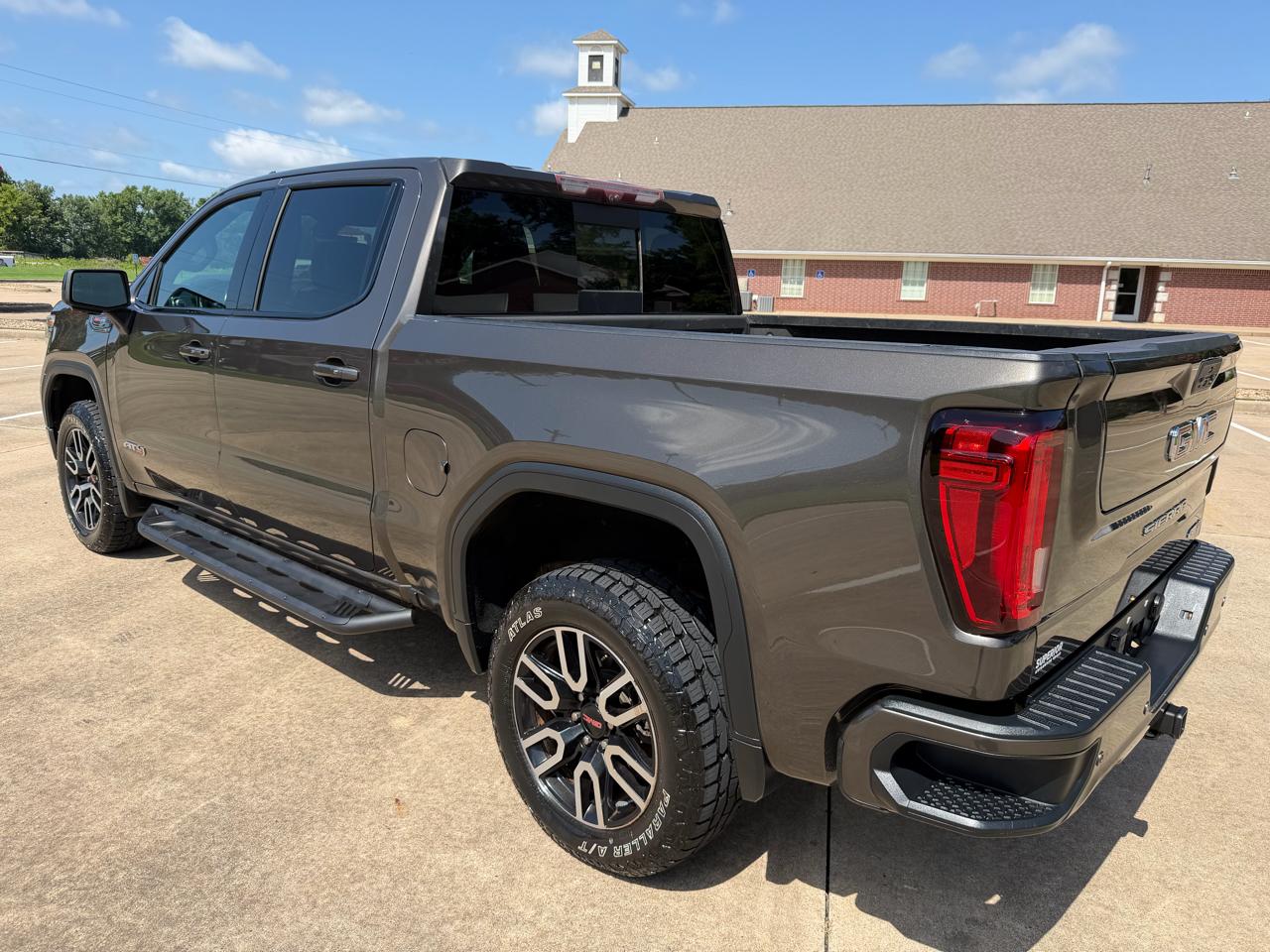 GMC Sierra 1500 AT4 Crew Cab Short Box 4WD 2020