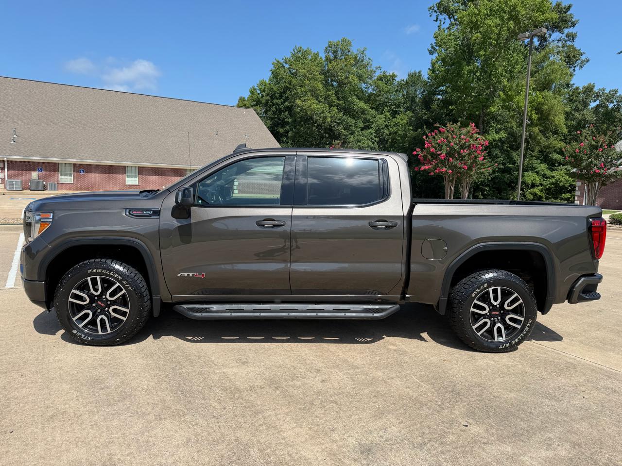 GMC Sierra 1500 AT4 Crew Cab Short Box 4WD 2020