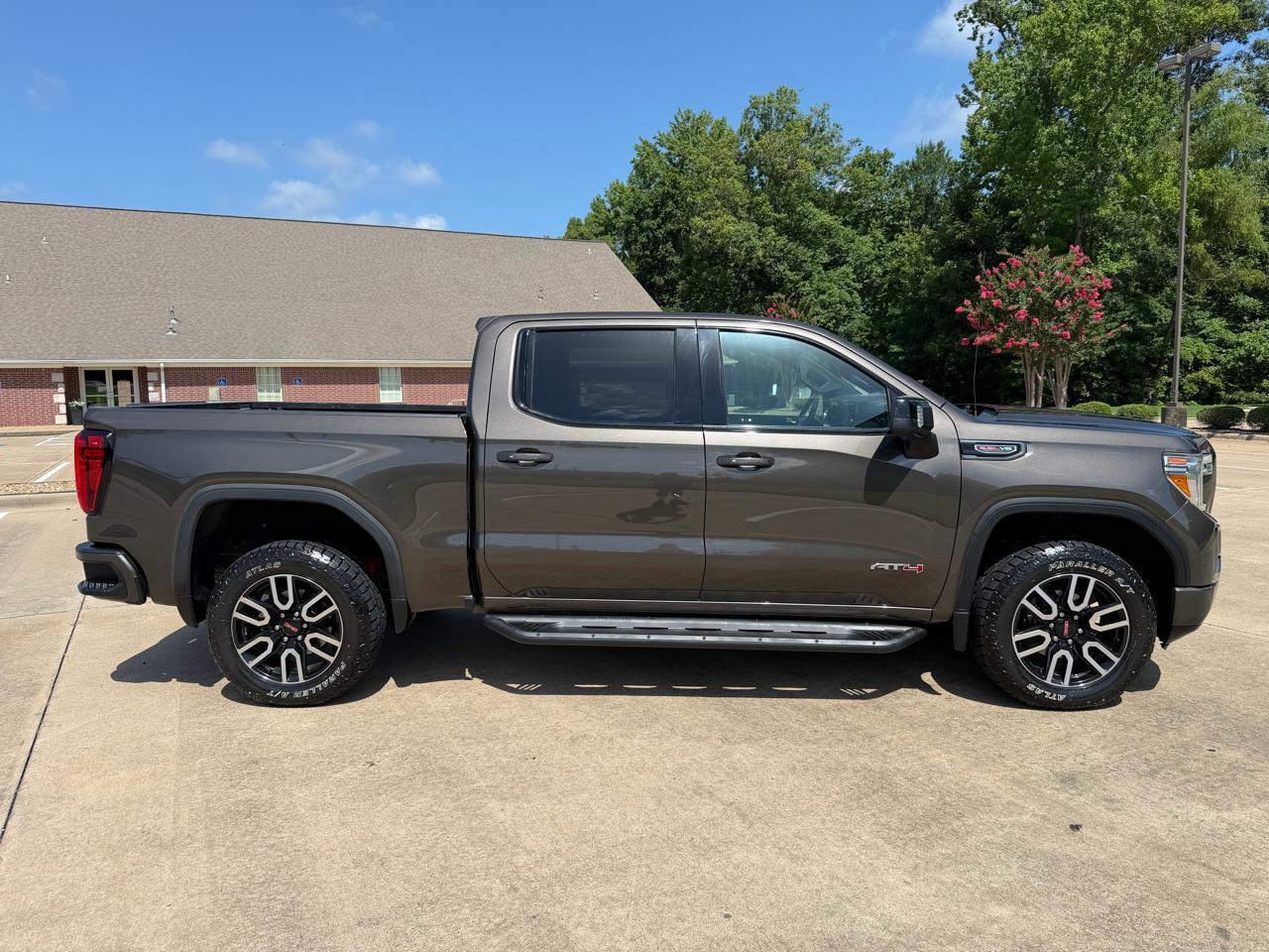 GMC Sierra 1500 AT4 Crew Cab Short Box 4WD 2020