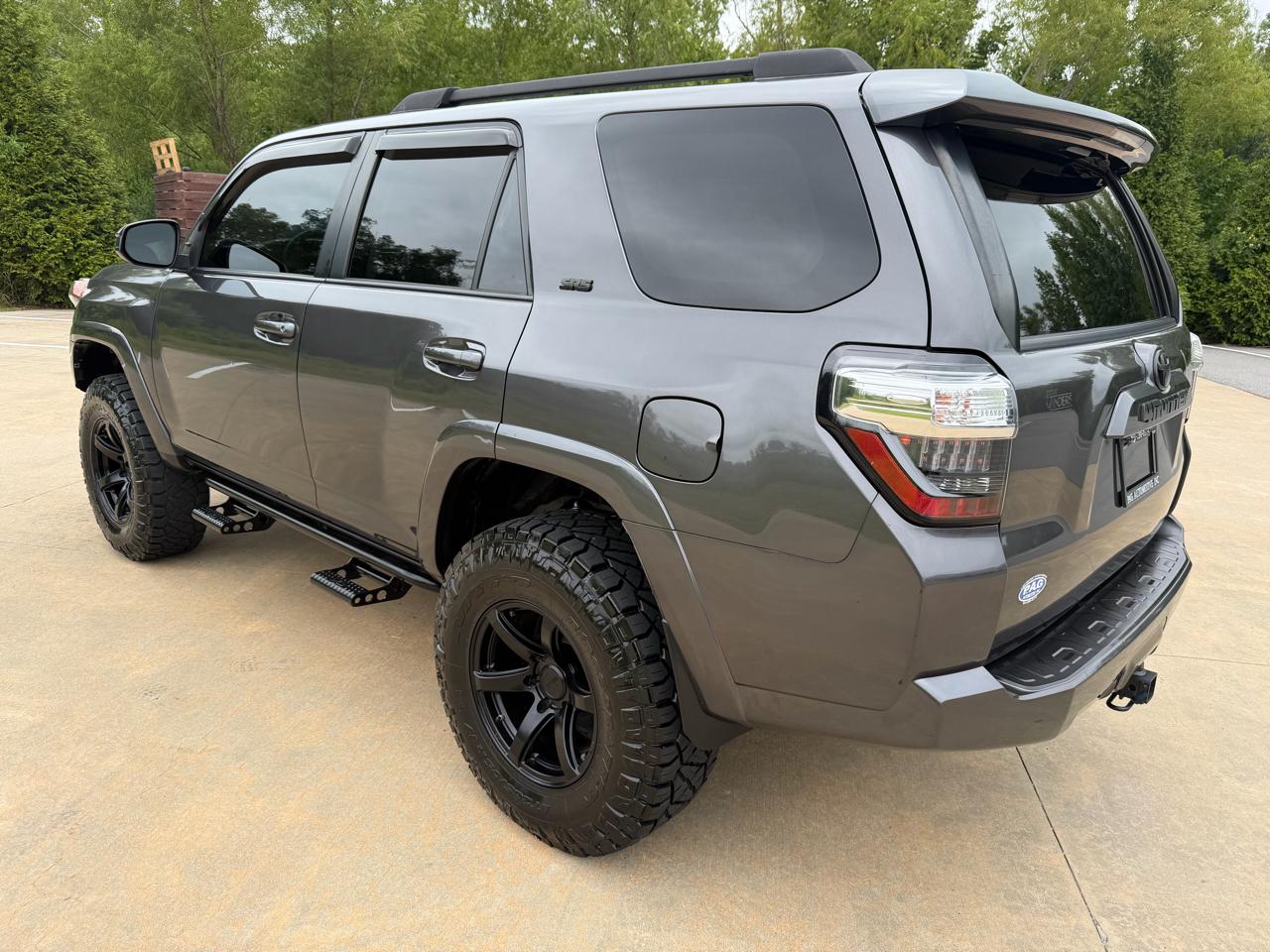 Toyota 4Runner SR5 V6 4WD 2016