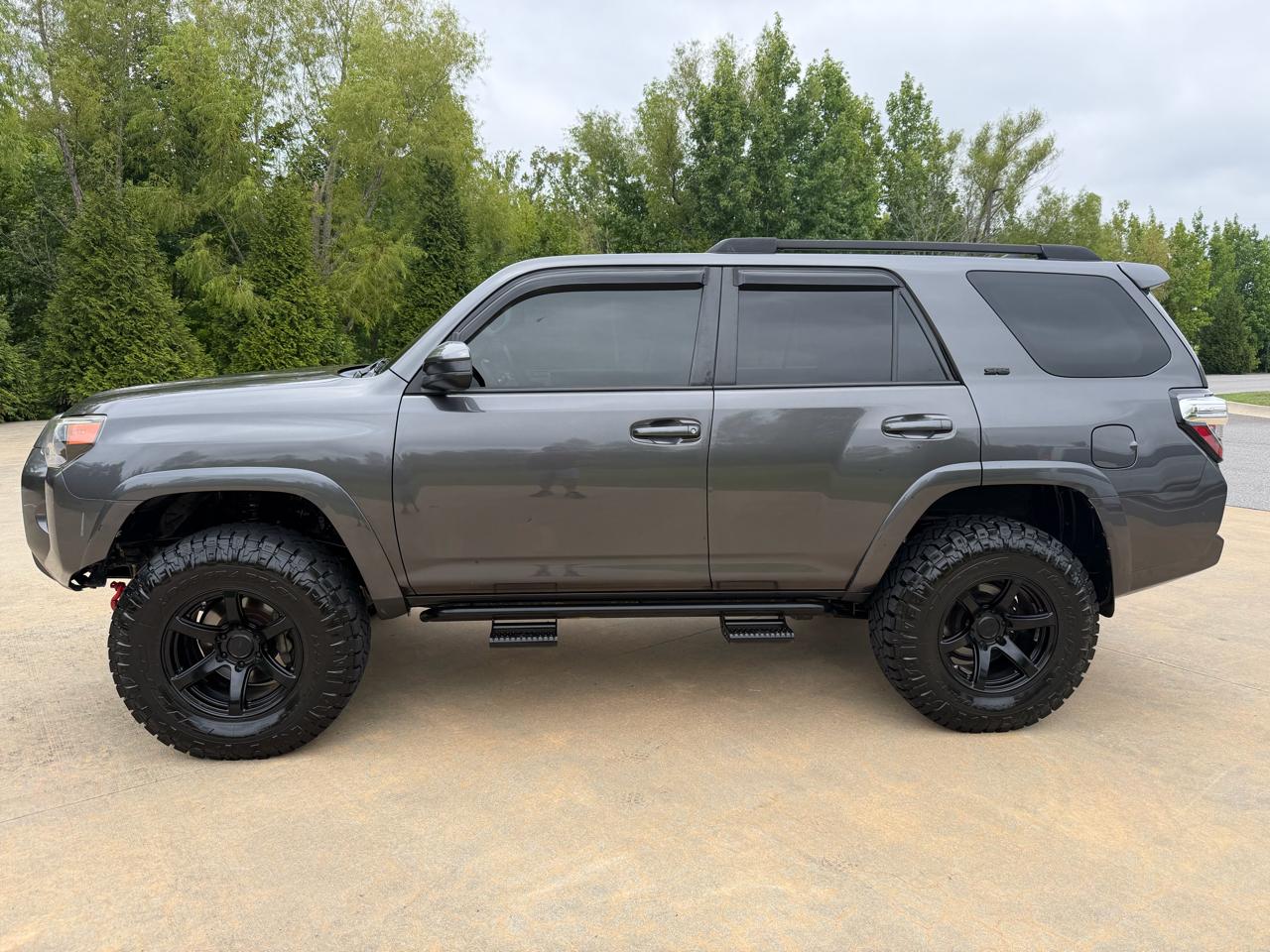 Toyota 4Runner SR5 V6 4WD 2016