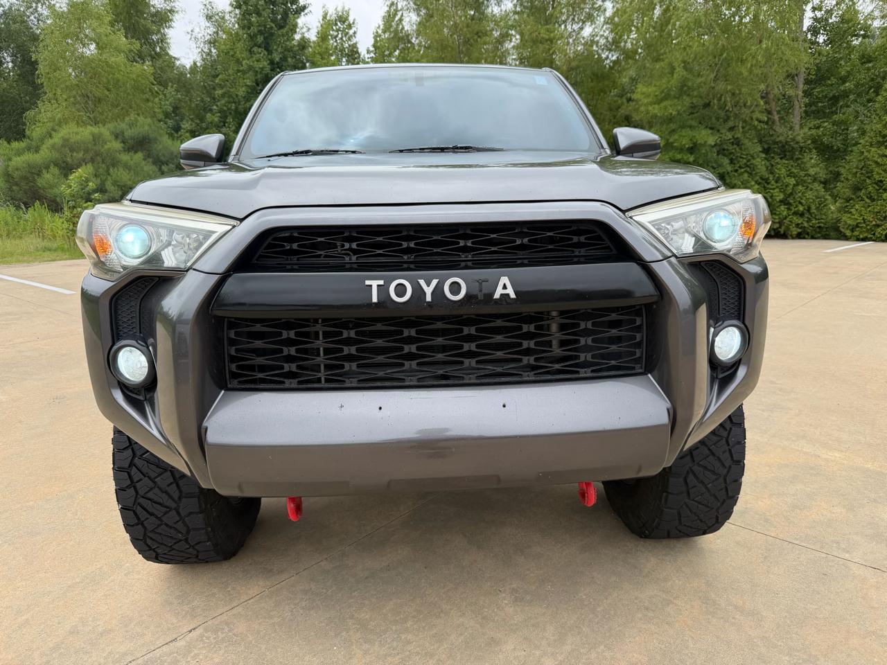 Toyota 4Runner SR5 V6 4WD 2016