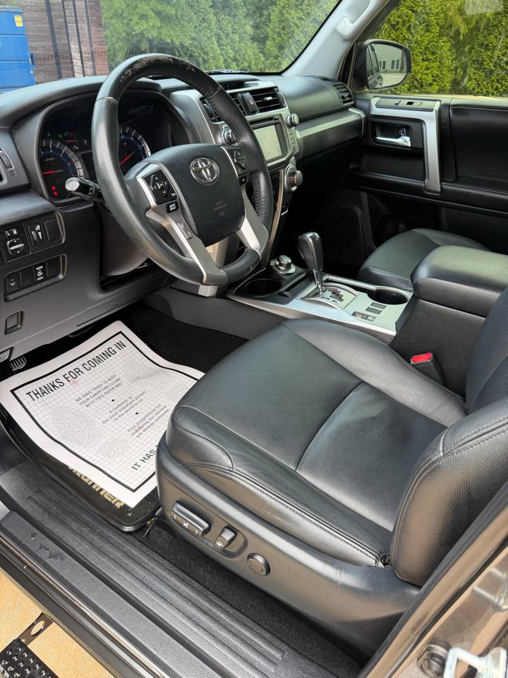 Toyota 4Runner SR5 V6 4WD 2016