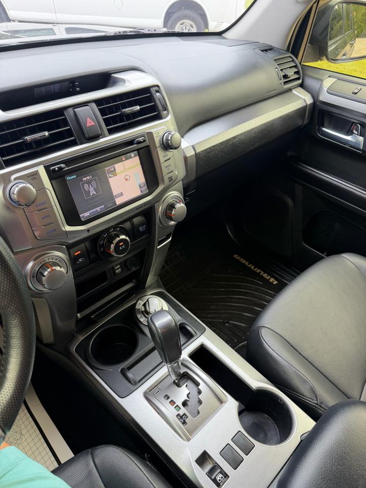 Toyota 4Runner SR5 V6 4WD 2016