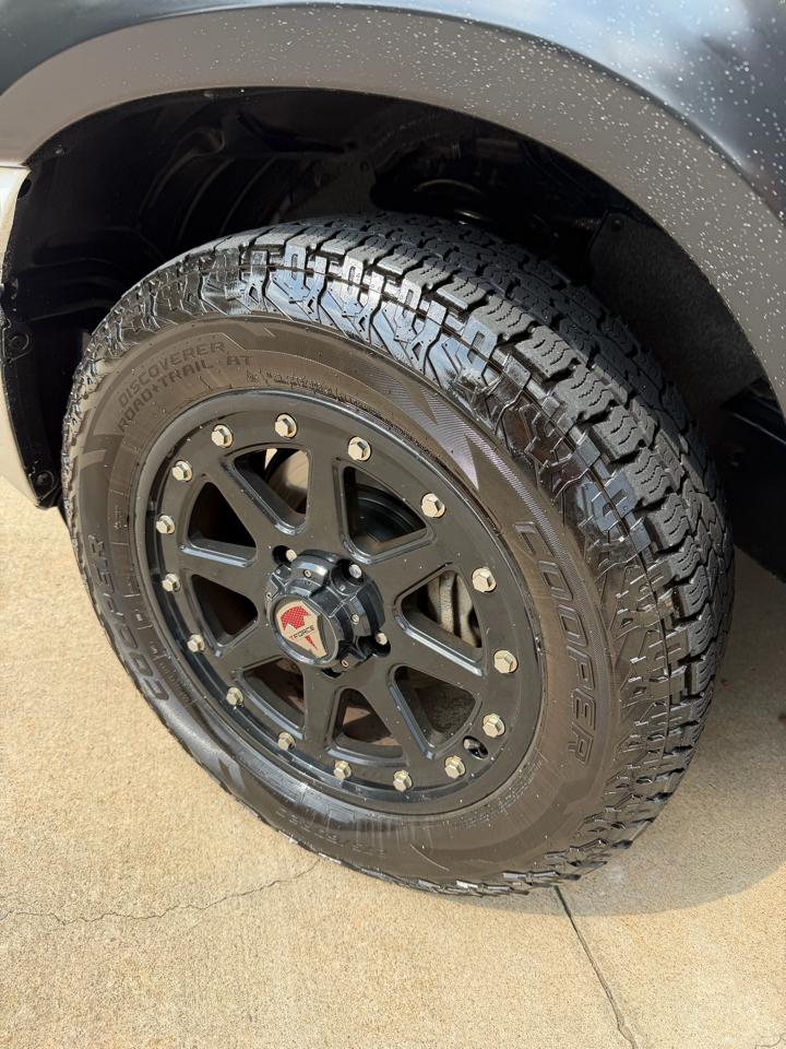 Toyota Tundra SR5 5.7L V8 CrewMax 4WD 2012