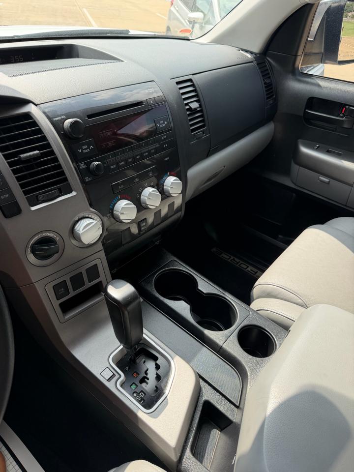Toyota Tundra SR5 5.7L V8 CrewMax 4WD 2012