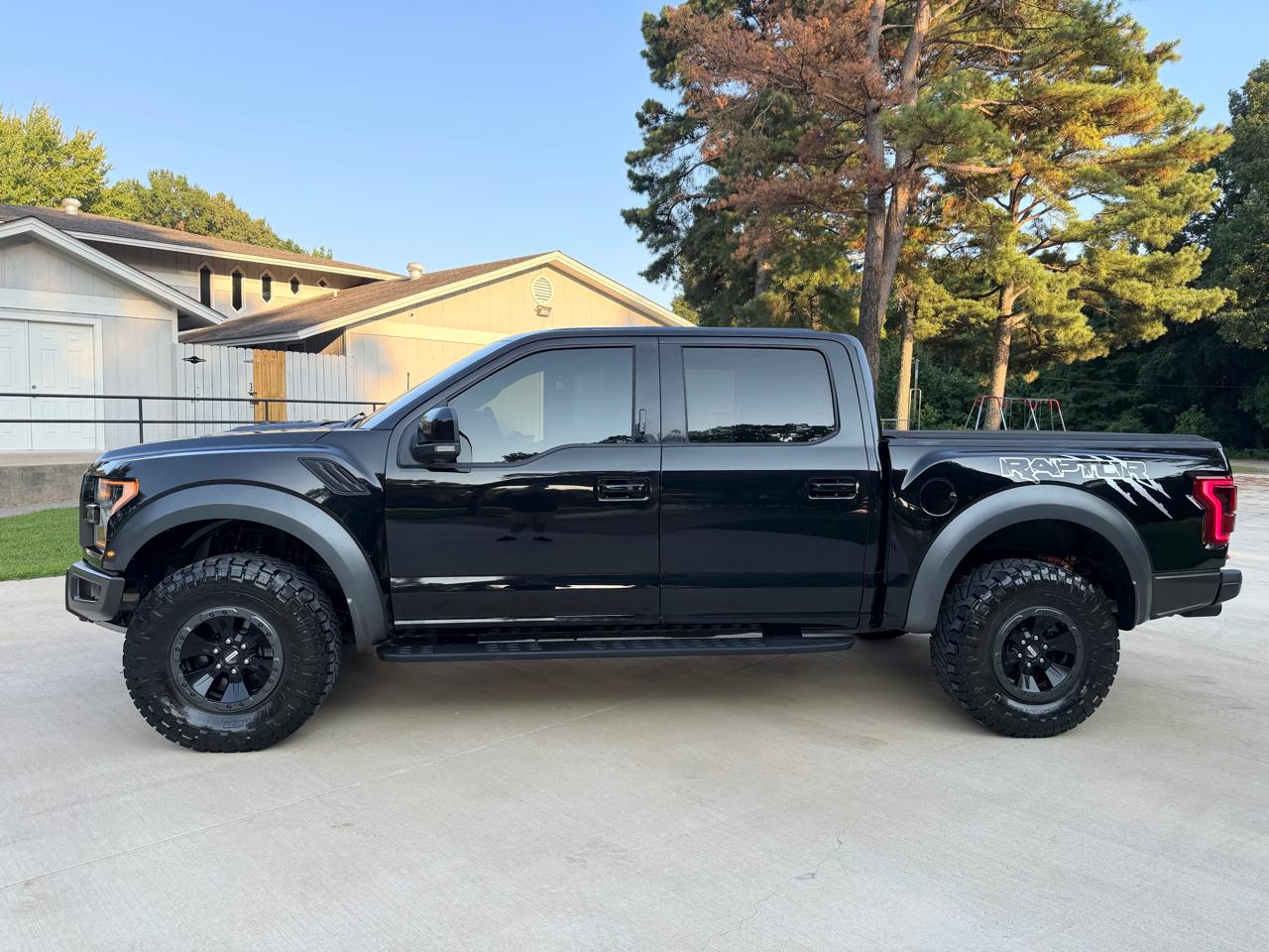 Ford F-150 Raptor SuperCrew 4WD 2019