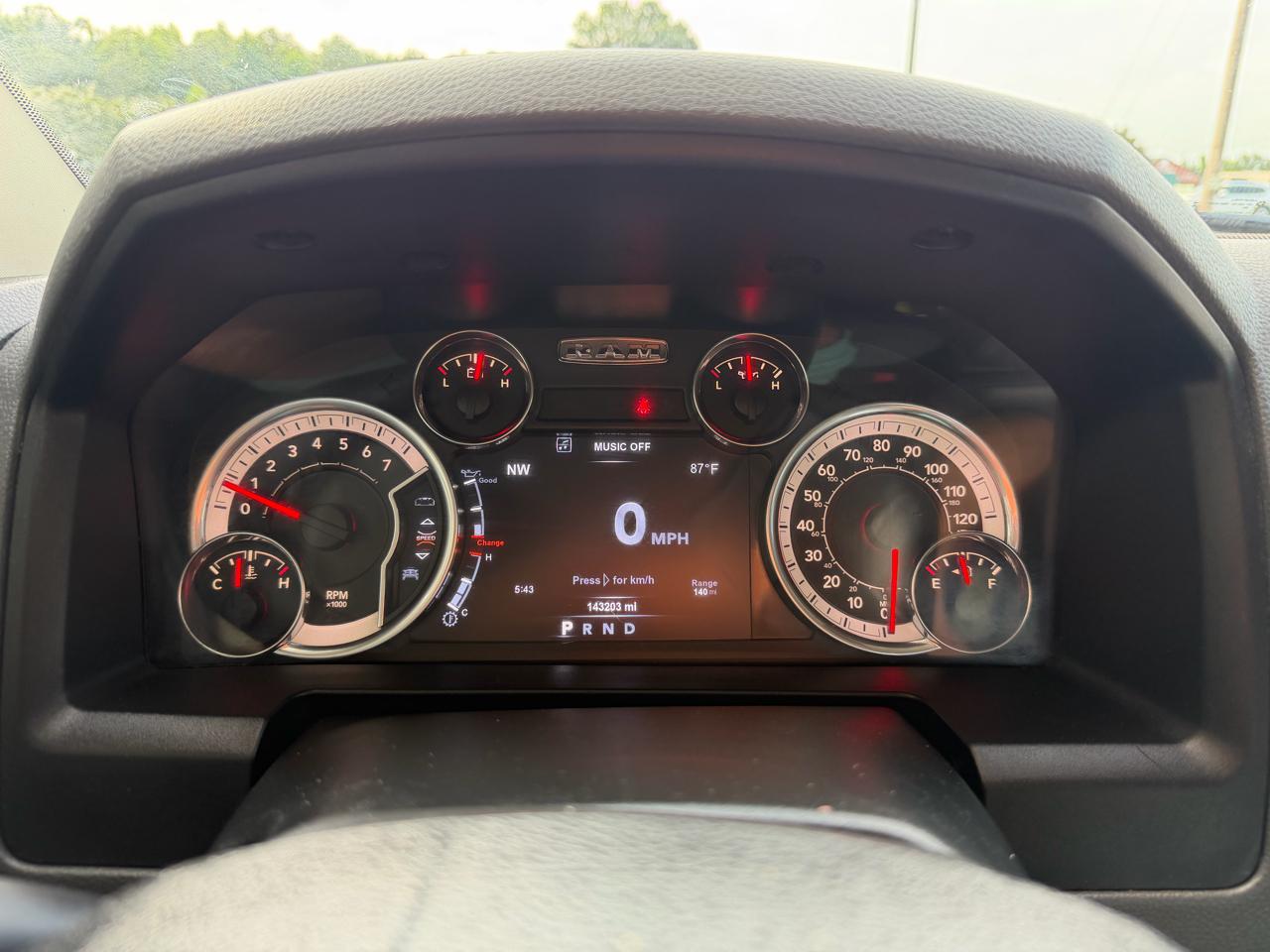 RAM 1500 Big Horn Crew Cab 4WD 2018