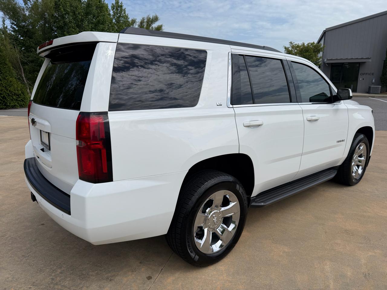 Chevrolet Tahoe LS 4D SUV RWD 2016
