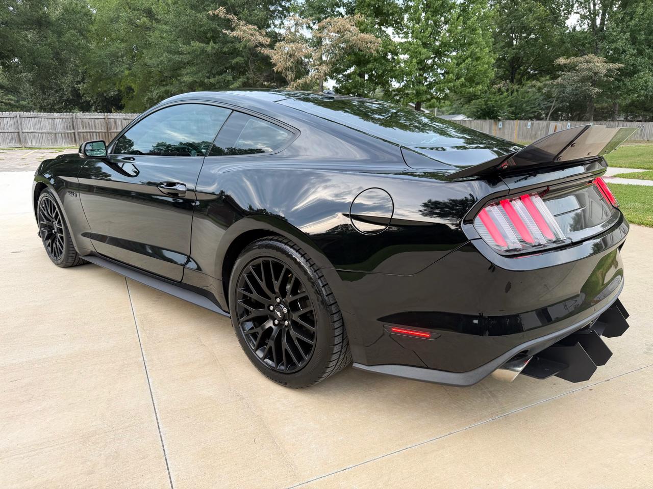 Ford Mustang GT Premium Coupe 2017