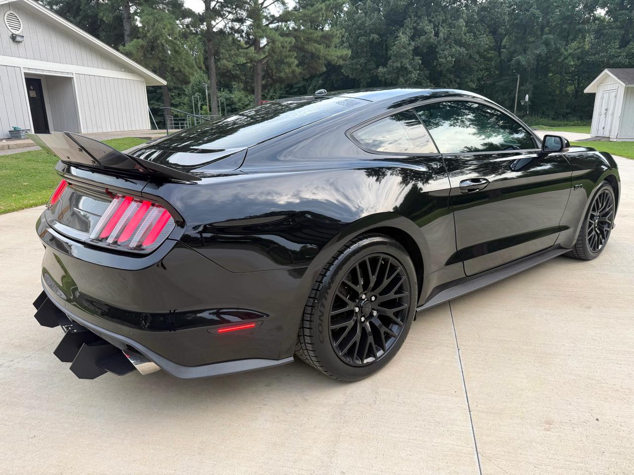 Ford Mustang GT Premium Coupe 2017