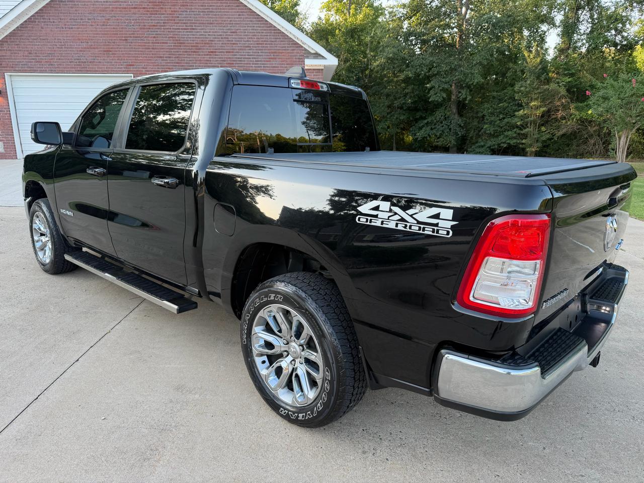 RAM 1500 Big Horn Crew Cab 4WD 2019