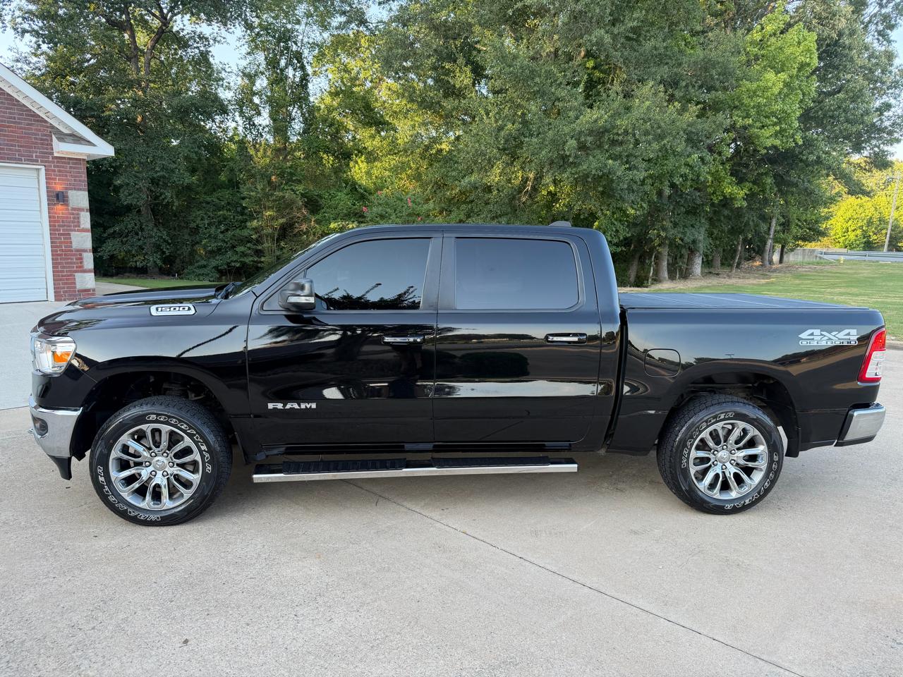 RAM 1500 Big Horn Crew Cab 4WD 2019
