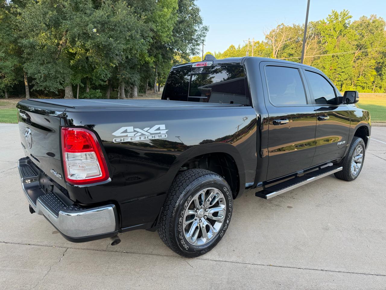 RAM 1500 Big Horn Crew Cab 4WD 2019