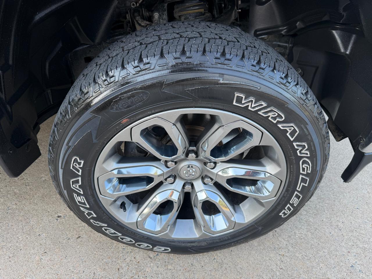 RAM 1500 Big Horn Crew Cab 4WD 2019