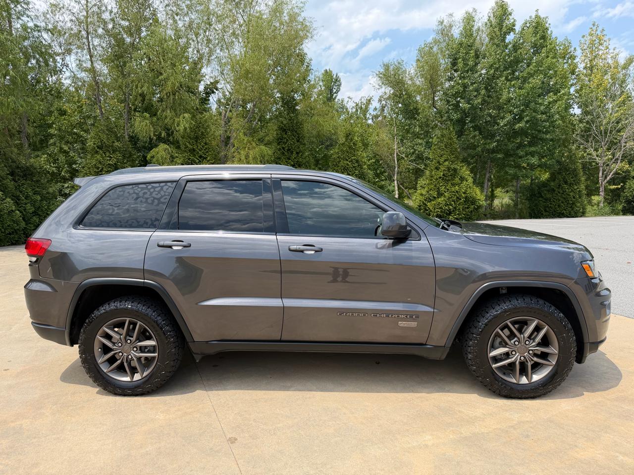 Jeep Grand Cherokee Laredo 2WD 2016