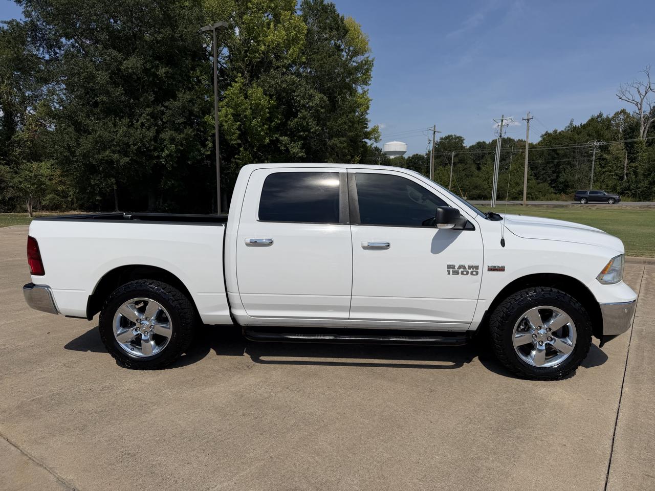RAM 1500 SLT Crew Cab SWB 2WD 2016
