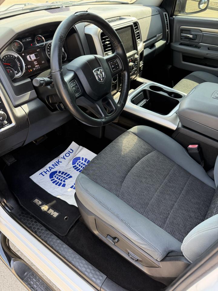 RAM 1500 SLT Crew Cab SWB 2WD 2016