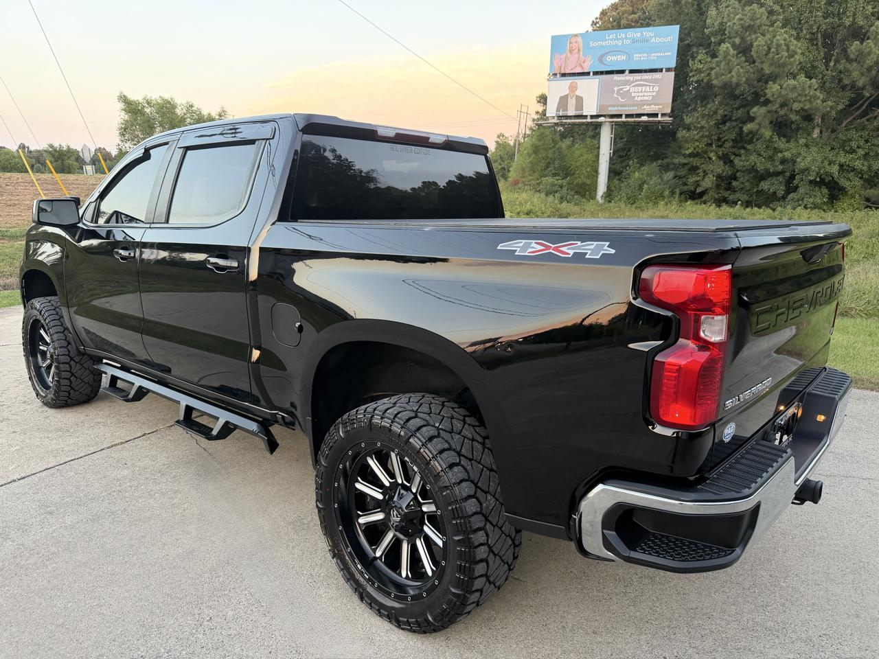 Chevrolet Silverado 1500 LT Crew Cab 4WD 2021
