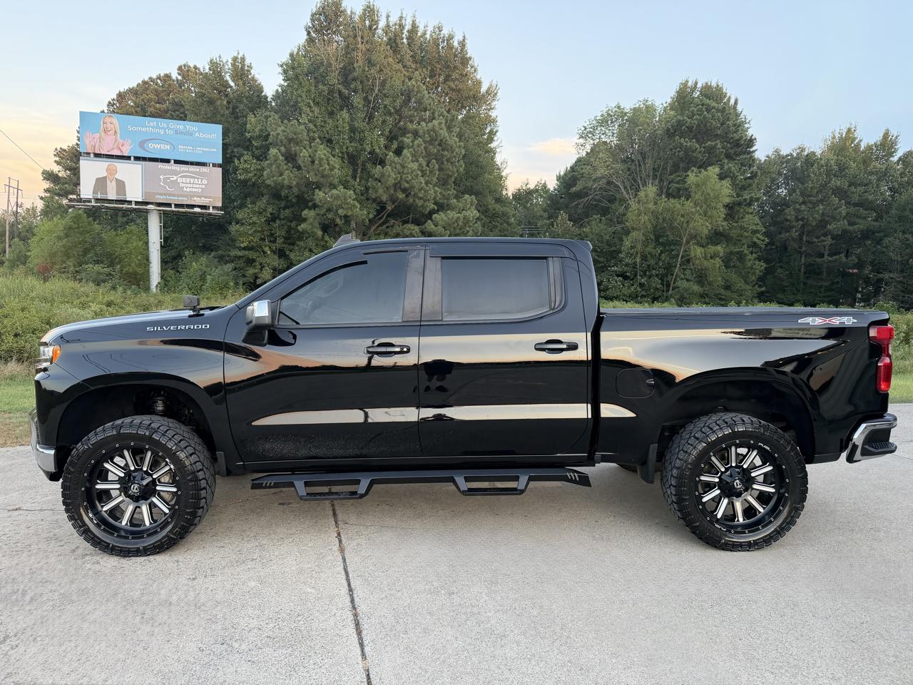 Chevrolet Silverado 1500 LT Crew Cab 4WD 2021