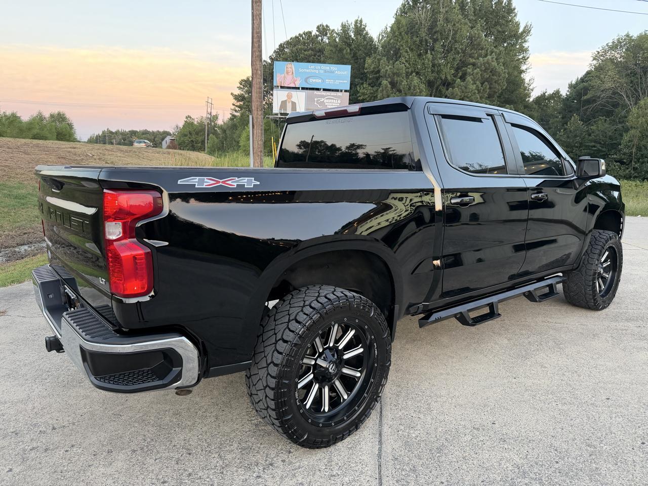 Chevrolet Silverado 1500 LT Crew Cab 4WD 2021