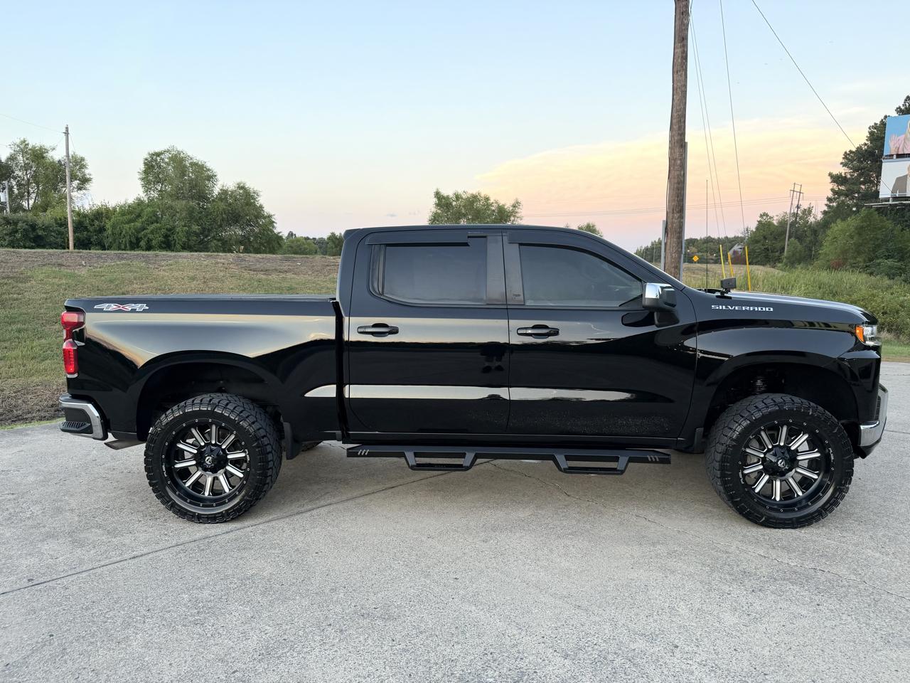 Chevrolet Silverado 1500 LT Crew Cab 4WD 2021