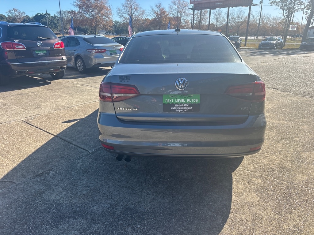 Volkswagen Jetta 1.4T SE 6A 2017