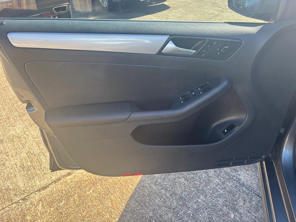 Volkswagen Jetta 1.4T SE 6A 2017