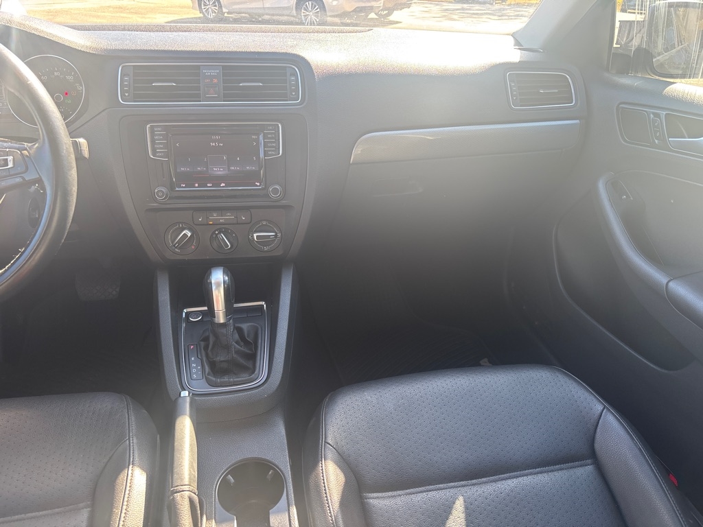 Volkswagen Jetta 1.4T SE 6A 2017