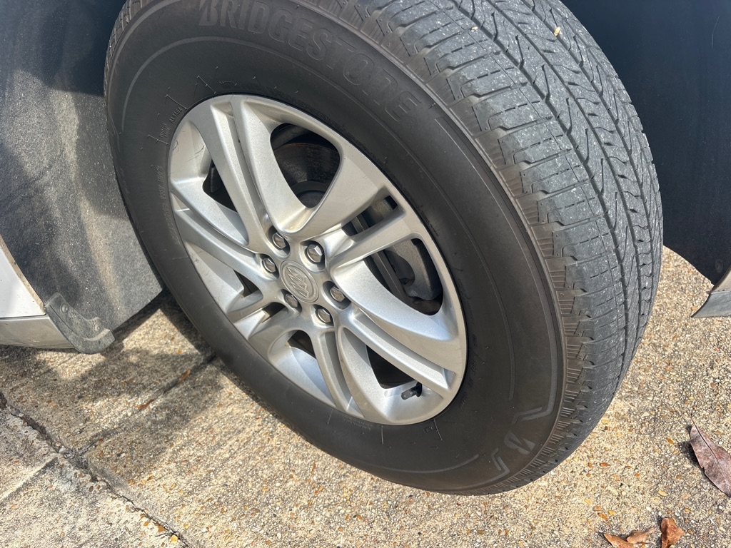 Buick Enclave Essence FWD 2018