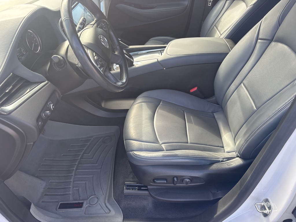 Buick Enclave Essence FWD 2018