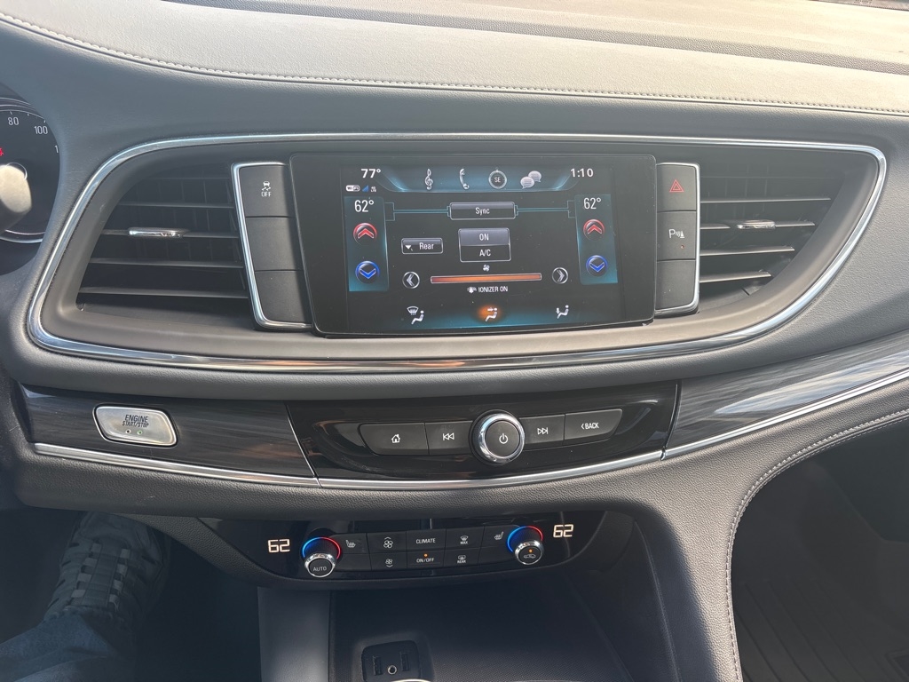 Buick Enclave Essence FWD 2018