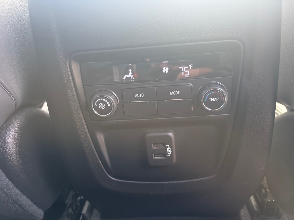 Buick Enclave Essence FWD 2018