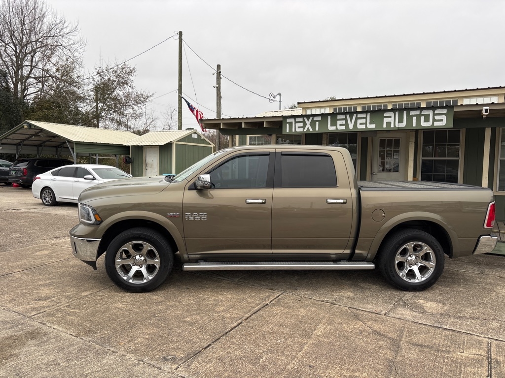 RAM 1500 Laramie Crew Cab SWB 2WD 2014