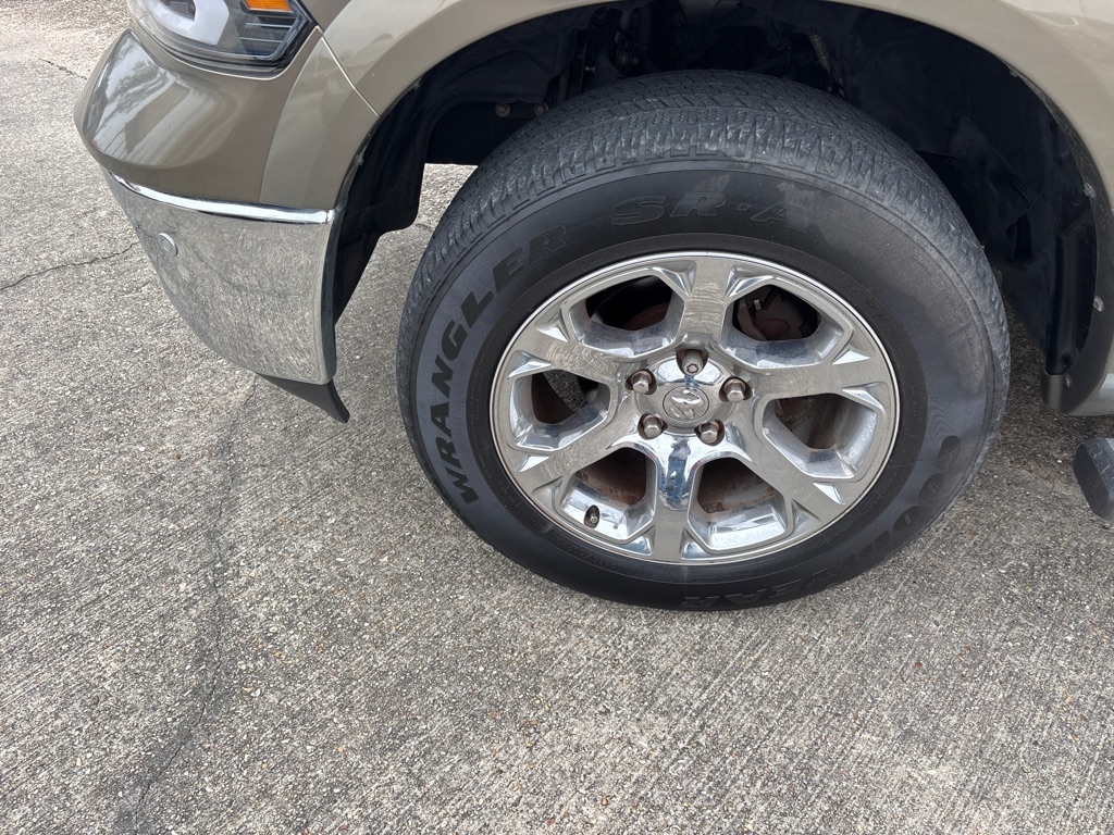 RAM 1500 Laramie Crew Cab SWB 2WD 2014