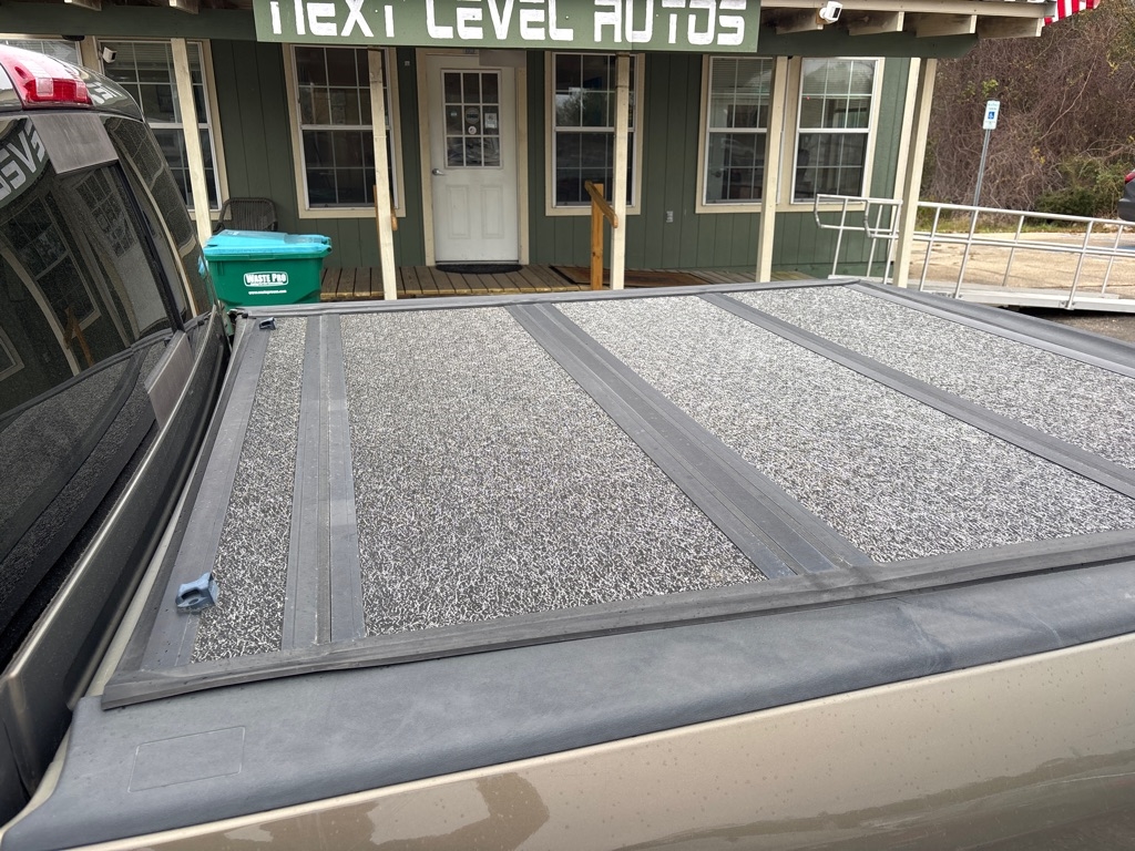 RAM 1500 Laramie Crew Cab SWB 2WD 2014