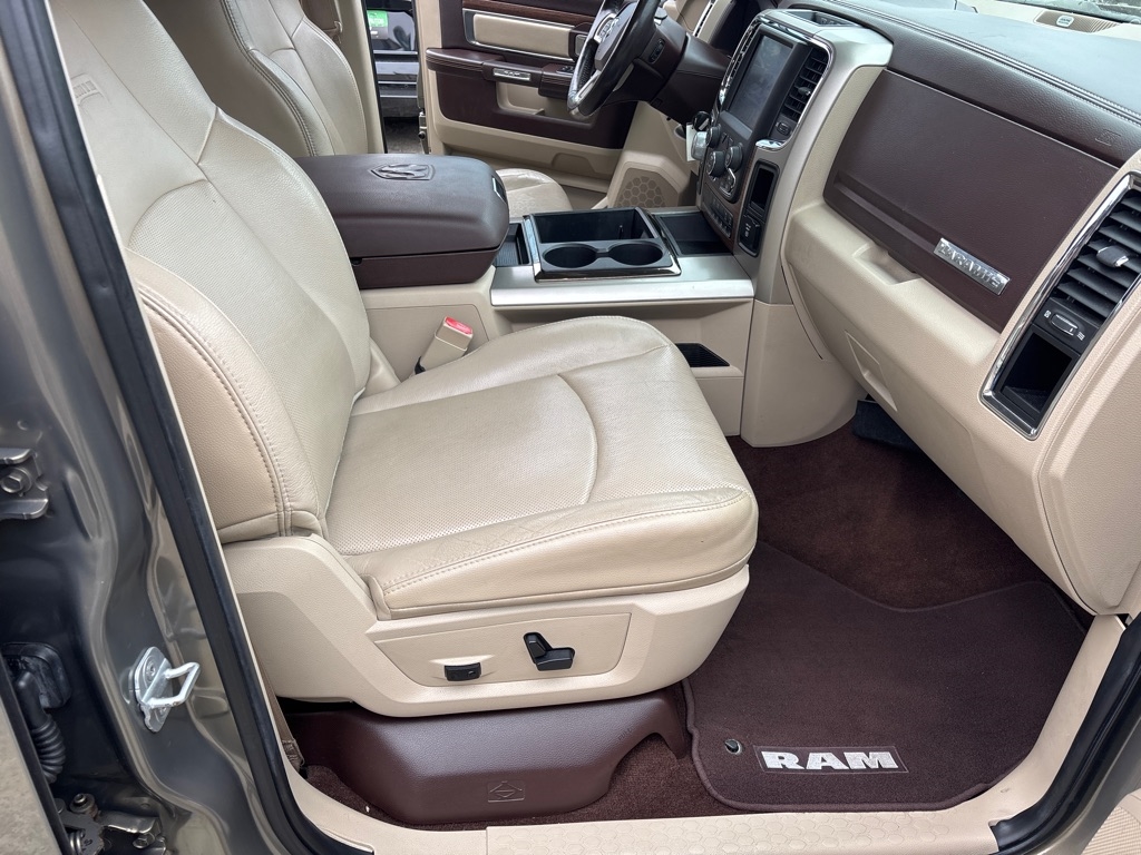 RAM 1500 Laramie Crew Cab SWB 2WD 2014