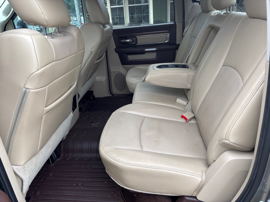 RAM 1500 Laramie Crew Cab SWB 2WD 2014