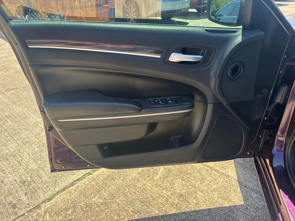 Chrysler 300 Touring 2021