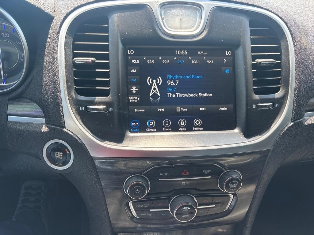 Chrysler 300 Touring 2021