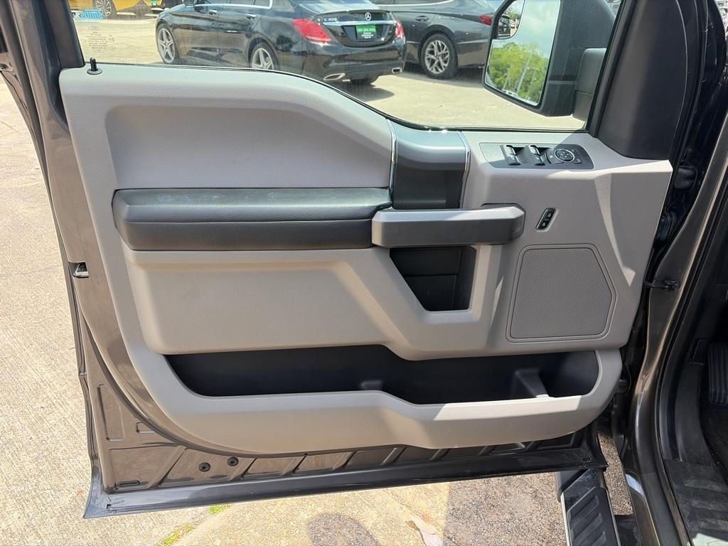 Ford F-150 XL SuperCrew 5.5-ft. Bed 2WD 2016