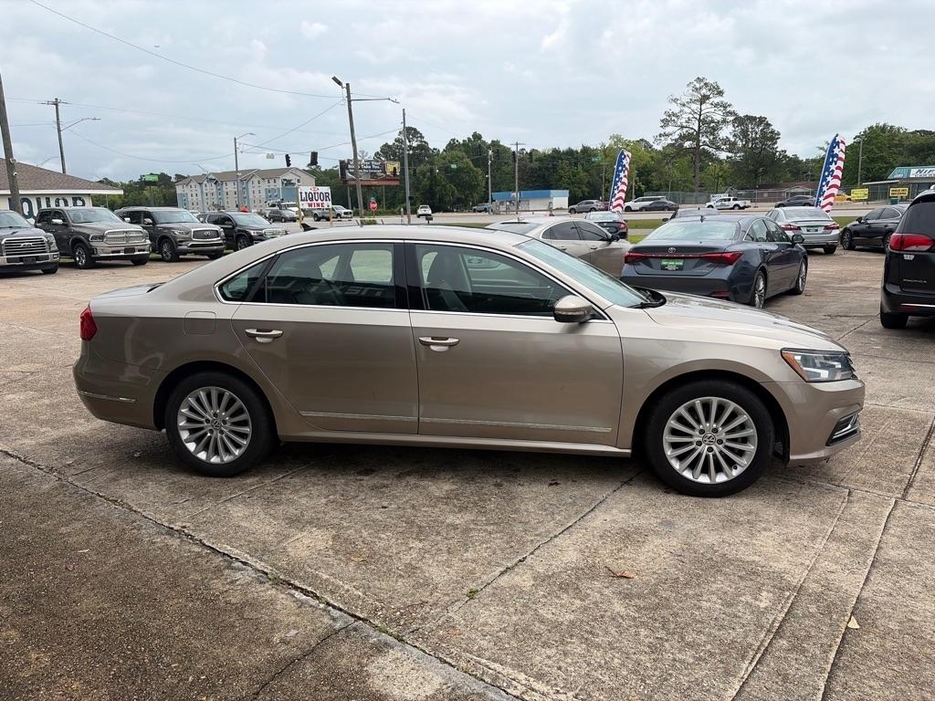 Volkswagen Passat SE 6A 2016