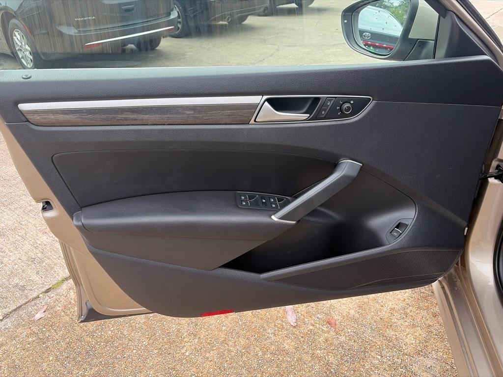 Volkswagen Passat SE 6A 2016