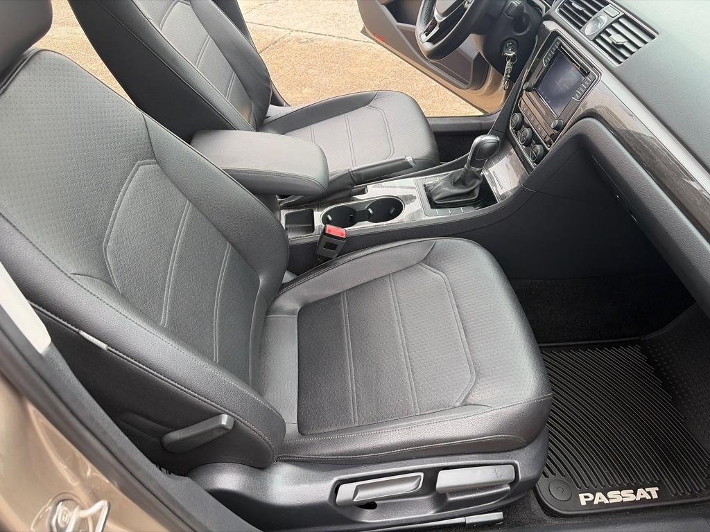 Volkswagen Passat SE 6A 2016