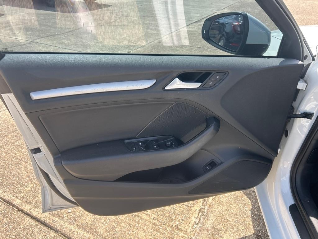 Audi A3 4dr Sdn FWD 1.8T Premium 2015