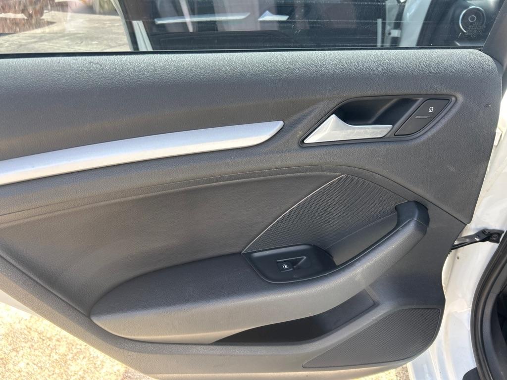 Audi A3 4dr Sdn FWD 1.8T Premium 2015