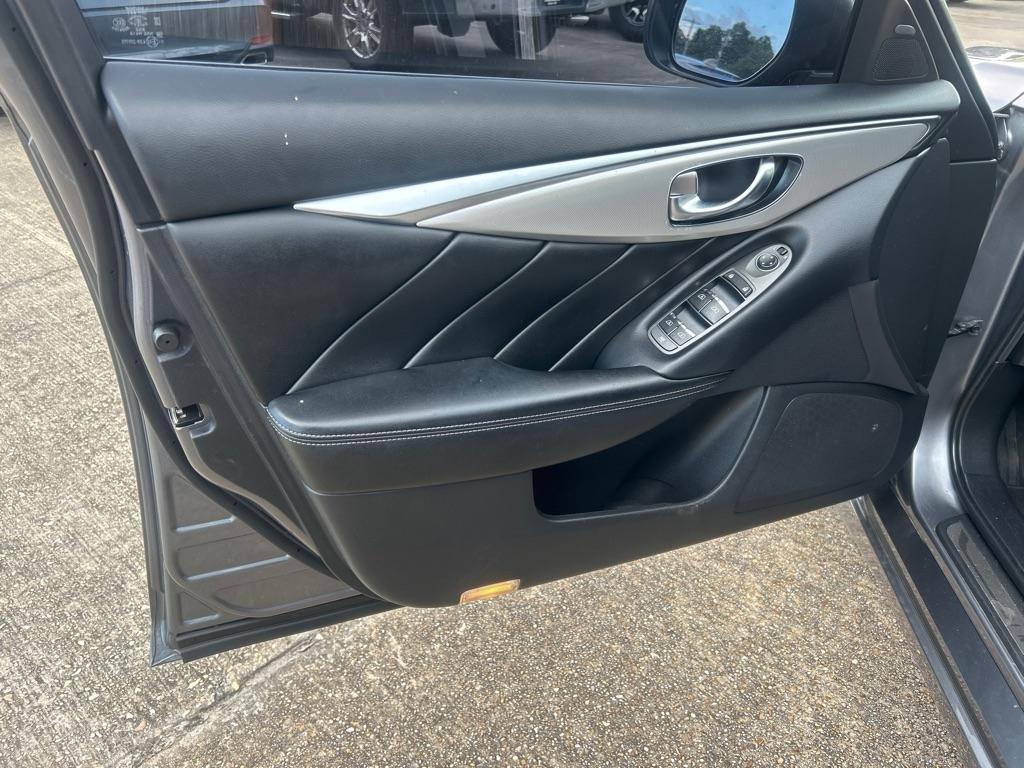 Infiniti Q50 3.0t LUXE 2021