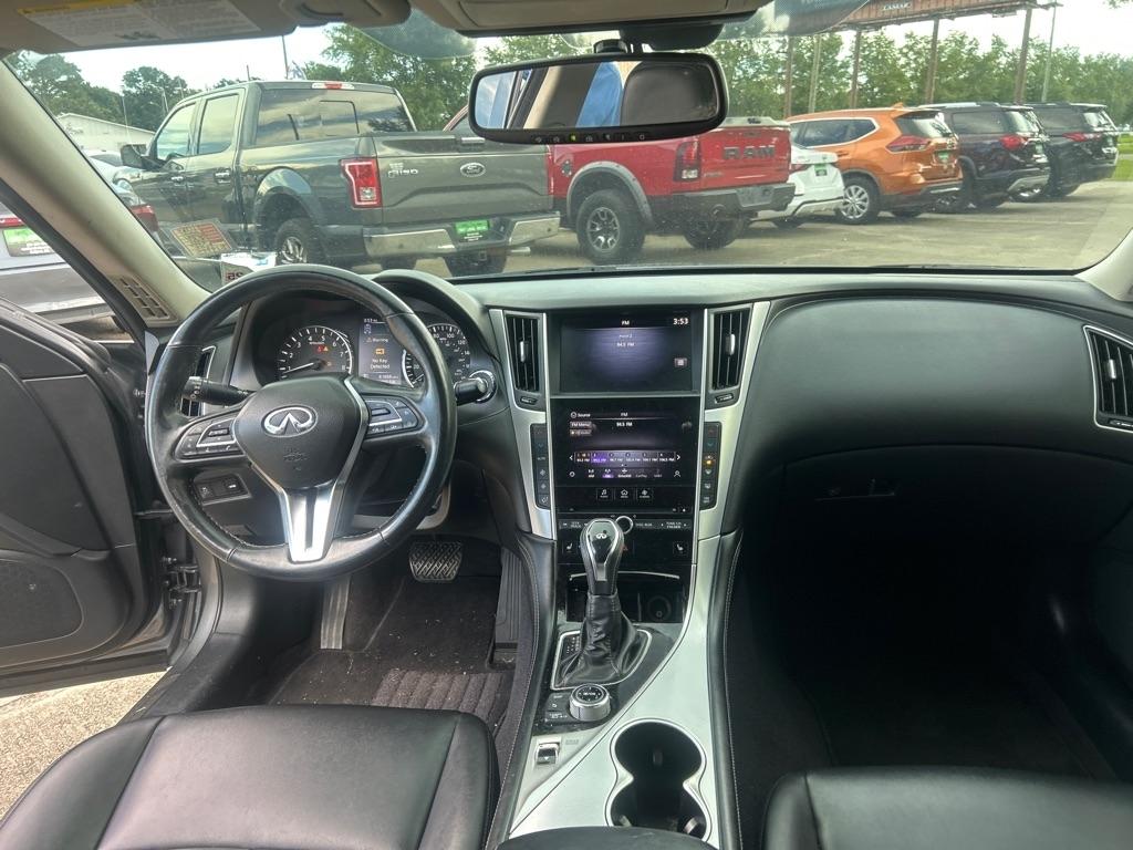 Infiniti Q50 3.0t LUXE 2021