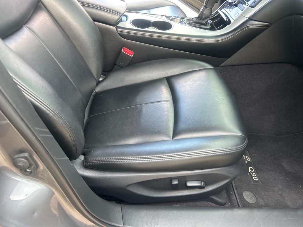 Infiniti Q50 3.0t LUXE 2021
