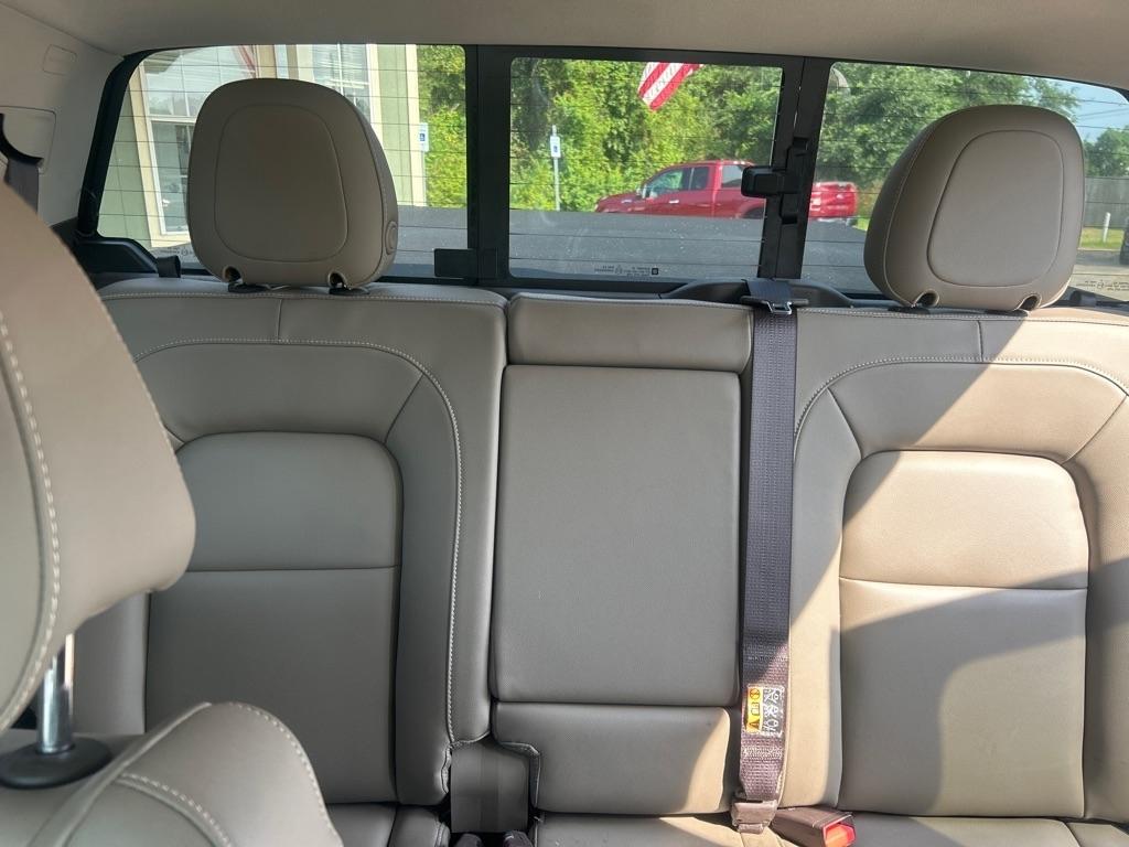 GMC Canyon SLT Crew Cab 2WD Long Box 2015